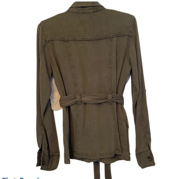 NWOT Altar’d State Green Utility Scout Jacket! - Picture 3 of 3